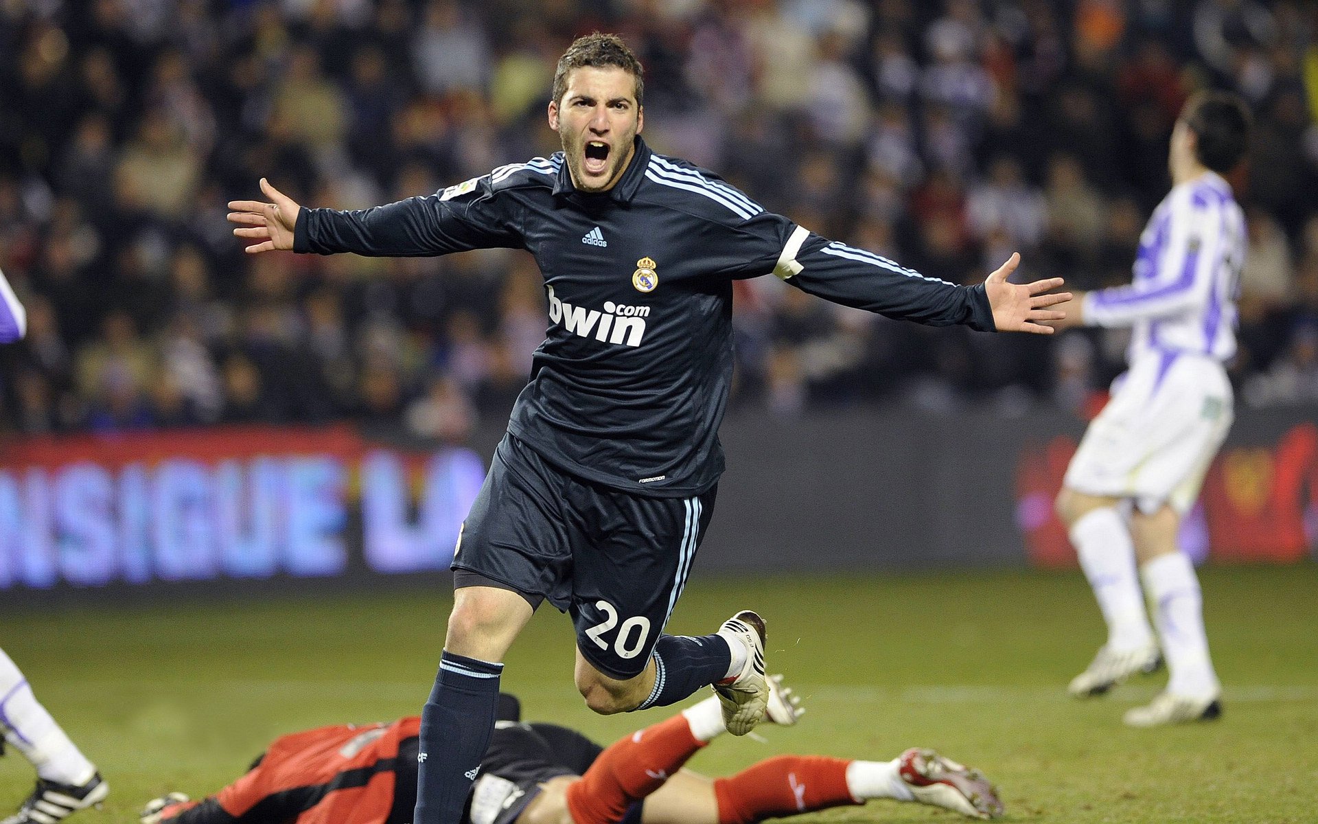 史上最“爆炸”的个人表现：谁的单场难以超越？，史上爆炸排名